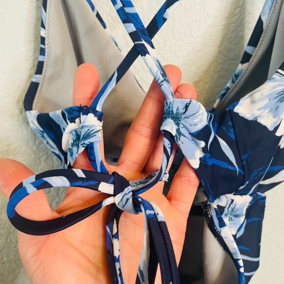 Speedo Blue Floral One Piece Peekaboo Tie Front Swimsuit | Size 8 - Picture 4 of 8